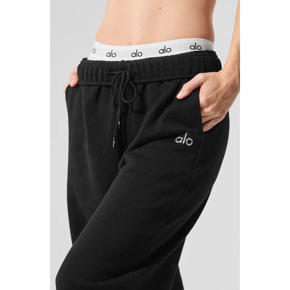 Alo Accolade Straight Leg Sweatpants in Black NWT size Medium - Picture 2 of 4